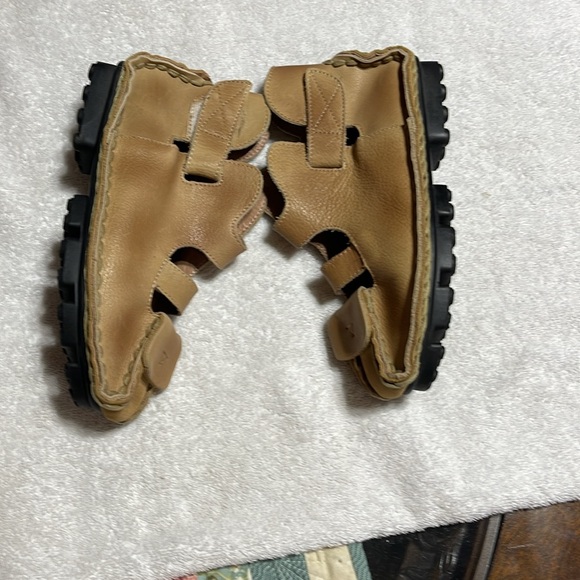 Yolee woman’s leather Sandals Size 7 - Picture 3 of 7